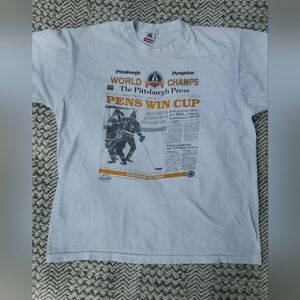 Vintage 1991 single stitch white men's XL t shirt for the Pittsburgh Penguins St